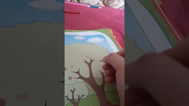 Антошка занимается рисованием и развитием речи. Antonio's engaged in drawing and speech development смотреть онлайн
