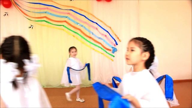 Кижинга...д/с "Сэсэг"...Приветственный танец...Старшая группа... смотреть онлайн
