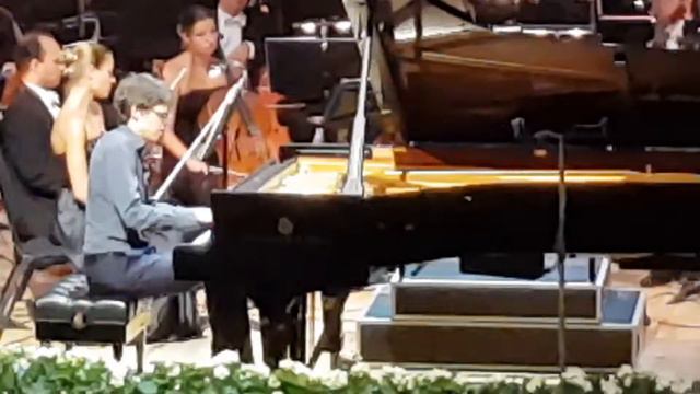 Lucas Debargue performs in Tchaikovsky Concert Hall смотреть онлайн