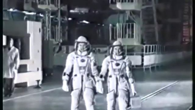 День космонавтики. Интервью с Валерием Сивцовым смотреть онлайн