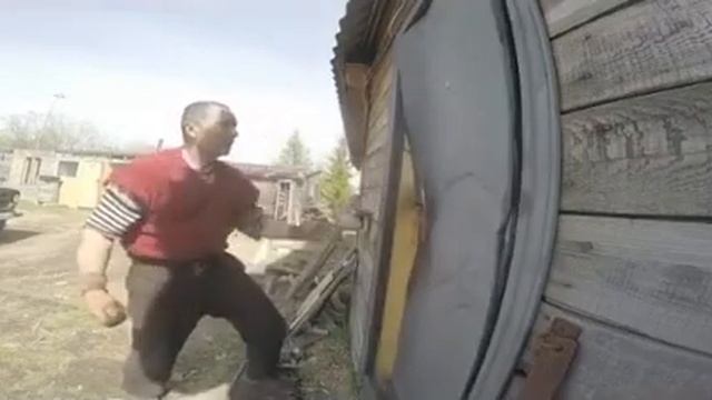 Выбил двери с 1 удара кулаком! смотреть онлайн