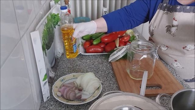 Помидоры с луком!Рецепт из моей молодости! смотреть онлайн