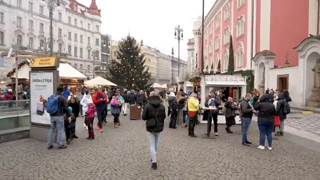 Prague Christmas Markets Walking Tour - 4K 60fps with Captions смотреть онлайн