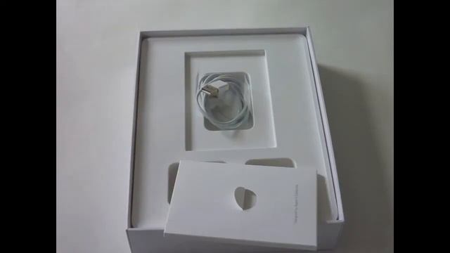 iPad 2 - Unboxing (2011) смотреть онлайн