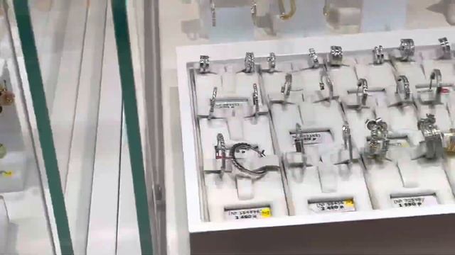 Забрала подарок на ДР. у кота шишка на животе ??что это может быть?? смотреть онлайн