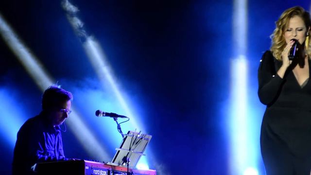 11) Pastora Soler en San Fernando de Maspalomas, "Y Que Pequeña Soy Yo". смотреть онлайн