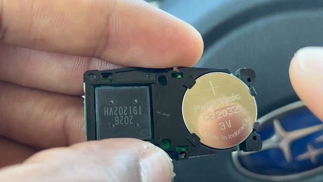 Subaru Outback - How to Replace Key Fob Battery смотреть онлайн