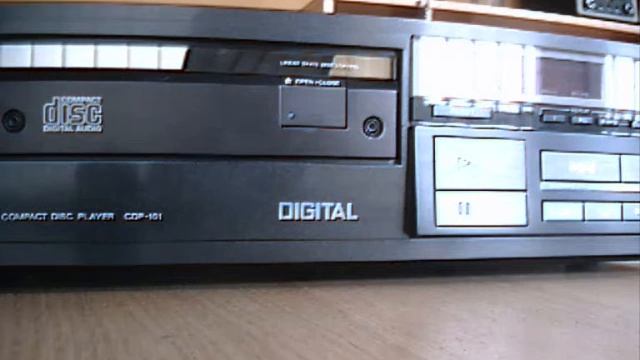 world's first CD Player - Sony CDP101 (1982)- Vintage Tech MKKiani смотреть онлайн