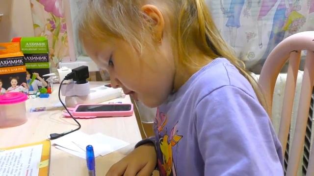 Раз шпаргалка Я НЕ ВЫУЧИЛА УРОКИ! СЕСТРА МЕНЯ учит быть УМНОЙ! Sisters Family скетч смотреть онлайн