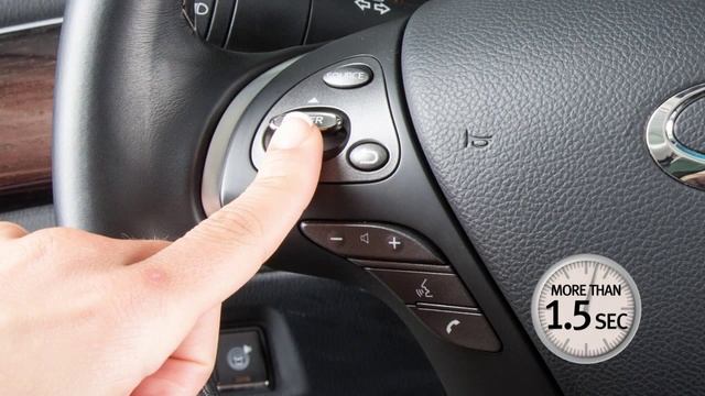 2016 Infiniti Q70 HEV - Steering Wheel Audio Controls смотреть онлайн