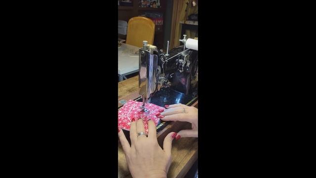 Pfaff 130 Doing Embroidery Zigzag смотреть онлайн