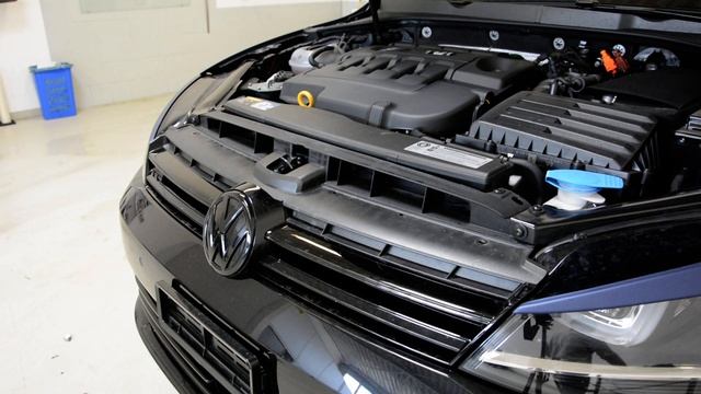 VW Golf 7 R Line Front Grill Removal смотреть онлайн