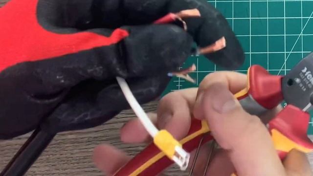 ALICATES ELETRICISTA FELO: FUNÇÃO, QUALIDADE & DESIGN - NWS - Made in Germany смотреть онлайн