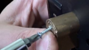 Как вытащить сломаный ключ из замка. Открыть замок Часть вторая |#Инженер