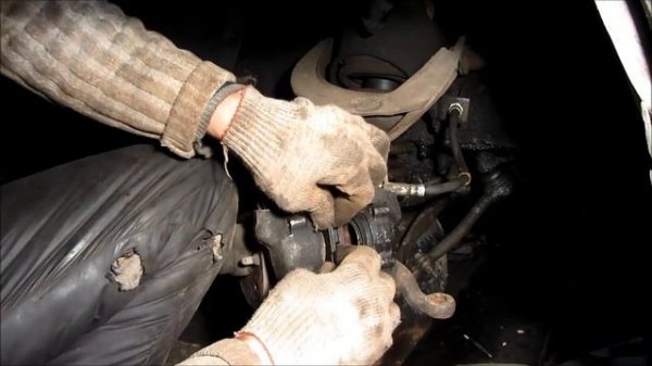 Замена передних тормозных колодок на ВАЗ 2101, 2107, 2106, 2105, 2103 и 2104