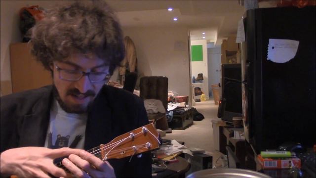 toy baritone ukulele vs epiphone acoustic guitar смотреть онлайн