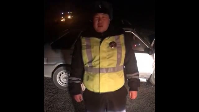 Патруль ДПС спас детей от наезда уснувшего за рулём нетрезвого водителя в Советском округе смотреть онлайн