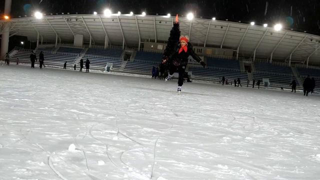 На катке Метеор.23.12.18 смотреть онлайн