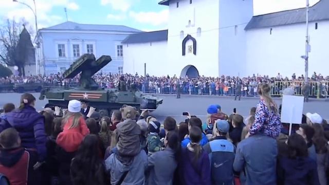Техника на параде в Пскове 9.05.2015 смотреть онлайн