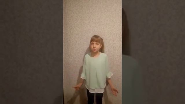 Стихотворение о родном (русском) языке. Читает Бондарева Валерия смотреть онлайн