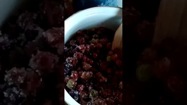 Raspberry jam building. Stage two./малиновое варенье - 2часть. Сахар растаял. смотреть онлайн