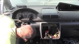 Volkswagen Sharan 2002 Приборка  . Как снять панель приборов ?