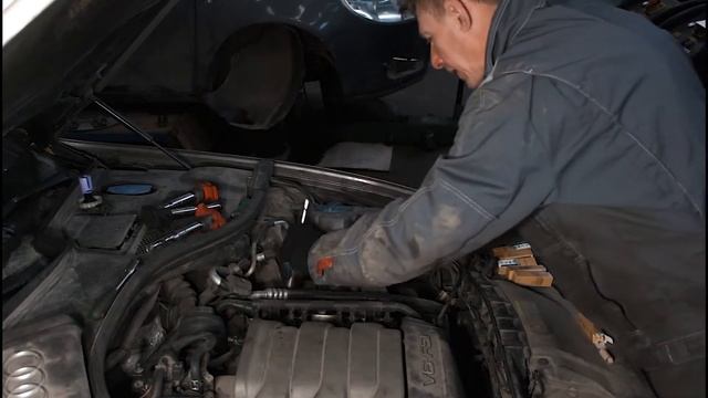 Замена свечей зажигания Audi A6 смотреть онлайн