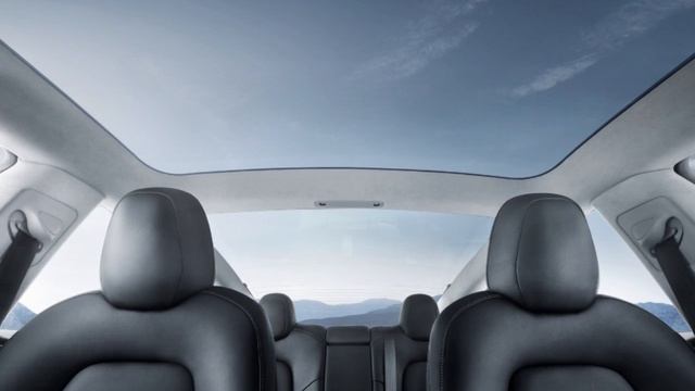2018 Tesla Model 3 vs 2017 Renault Megane Sedan смотреть онлайн
