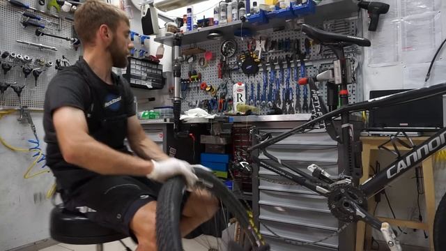 Новичкам! Как ухаживать за трансмиссией велосипеда? Часть 1. Поверхностная чистка перед смазкой. смотреть онлайн