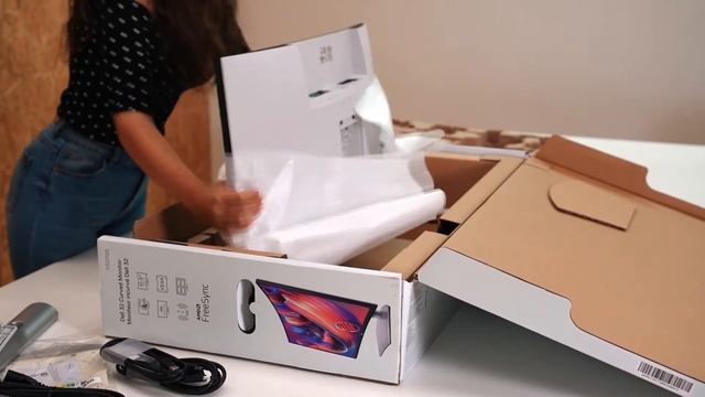 Monitor Curvo Dell 32" VA 4K UHD 60Hz (S3221QS) | Unboxing смотреть онлайн