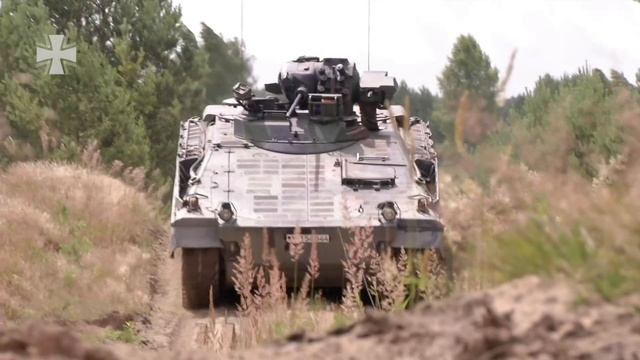 Kraftfahrer auf dem Marder in Torgelow - Bundeswehr смотреть онлайн