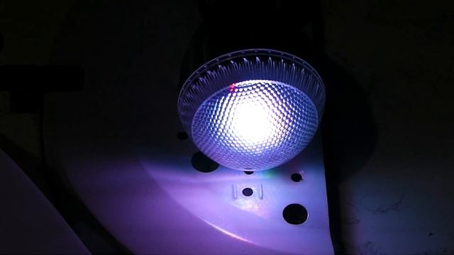 Обзор RGB LED лампы 5W E27 (16 цветов + пульт) / RGB LED Light Bulb Lamp смотреть онлайн