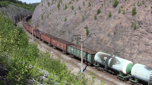 "Серый "Гранит" Электровоз 2ЭС10-006 смотреть онлайн