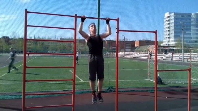32 подтягивания , без раскачки. 32 Pull-ups without swinging смотреть онлайн