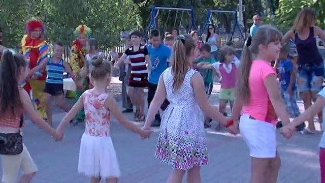 Детский праздник на площадке им. Водяновой смотреть онлайн