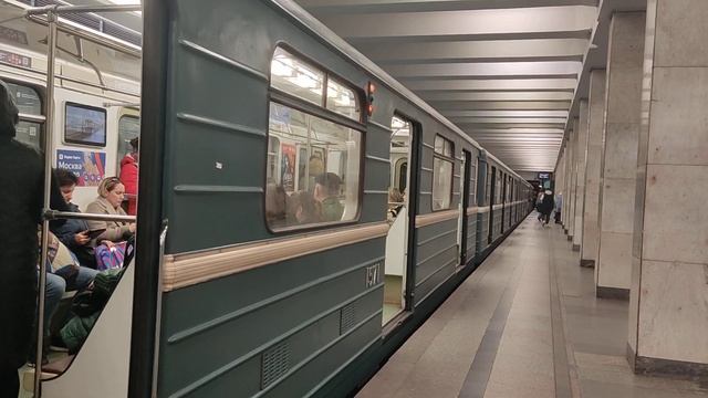 Электропоезд 81-714.5М "Номерной" с маршрутом Красногвардейская - Речной вокзал смотреть онлайн