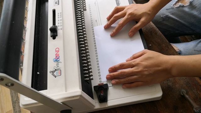 Wirebind W-20A Unboxing & Demonstration | Simply Cass