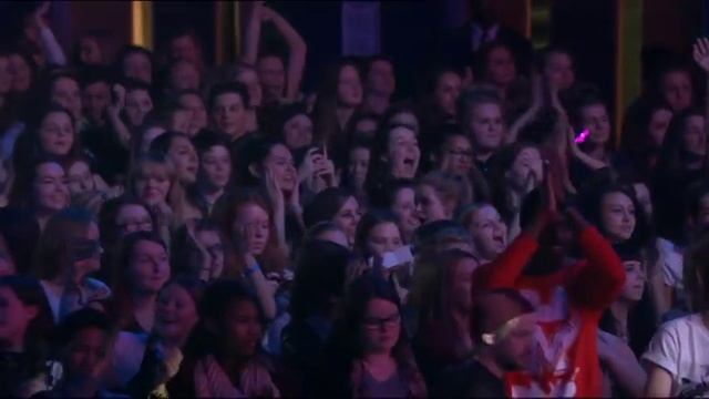 Rizzle Kicks - full set from Radio 1's Teen Awards 2013 смотреть онлайн