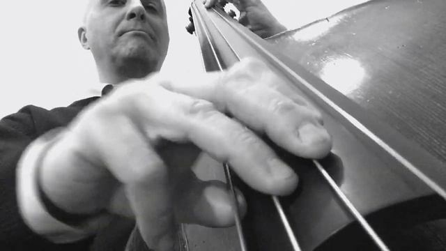 Mac The Knife 6 keys Bass Line Play Along Backing Track смотреть онлайн