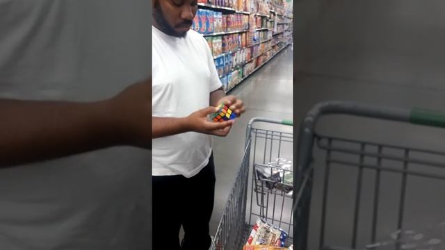 Fixed Rubix Cube in 1 minute смотреть онлайн