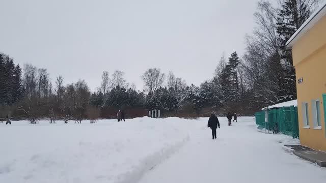 Выходные полные обломов смотреть онлайн