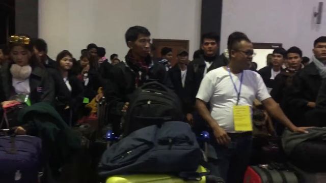 At Siem Reap Airport смотреть онлайн