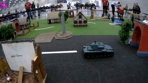 RC Tank Triathlon.Heng Long KV-1 on polygon.