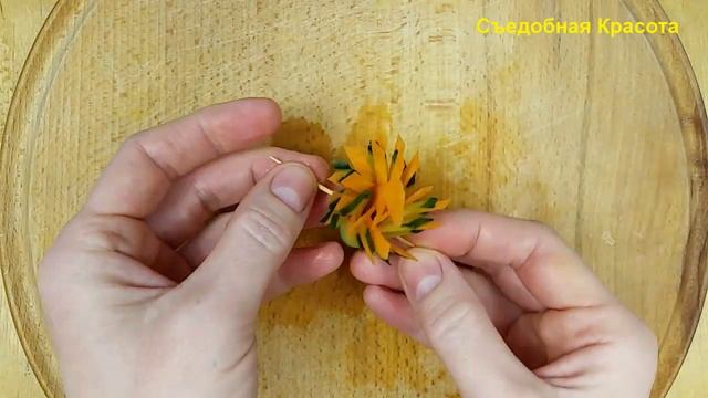 Листья из Огурца... Как нарезать Огуречный Лист для Украшения салатов, блюд... смотреть онлайн