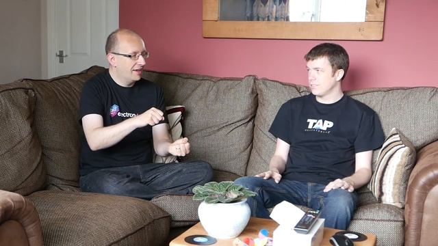 Side By Side S2 E05: Affordable Space Adventures смотреть онлайн