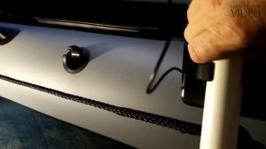 Приклееваем датчик эхолота к борту лодки пвх