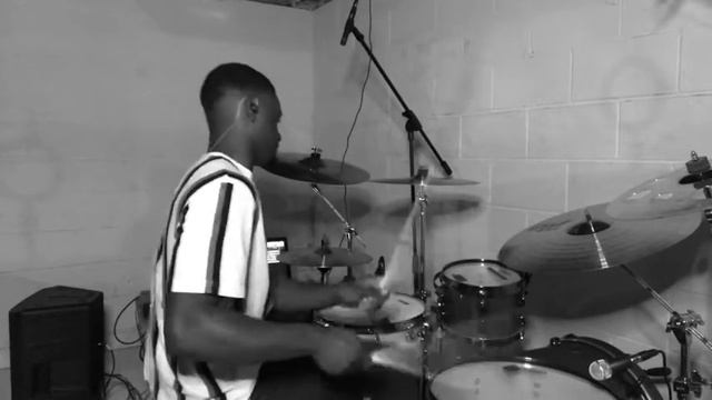 UN POCO LOCO COVER смотреть онлайн