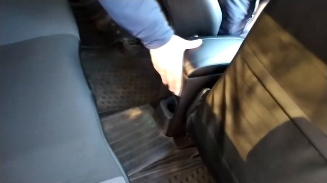 Чехлы на Рено Логан 2 Сандеро. Как снять сидение Рено Логан смотреть онлайн