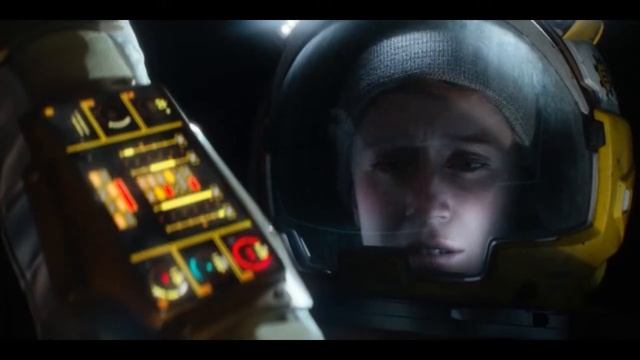 Космонавт улетел в открытый космос смотреть онлайн