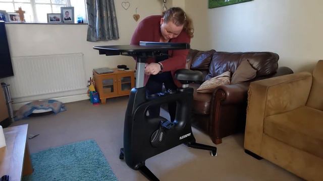 FlexiSpot V9 Pro Desk Bike Review смотреть онлайн